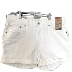 NEW WITH TAGS: Size 31 Levi’s Mid- Length Jean Shorts in White